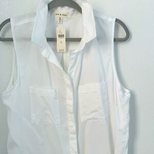 White sleeveless crips button down